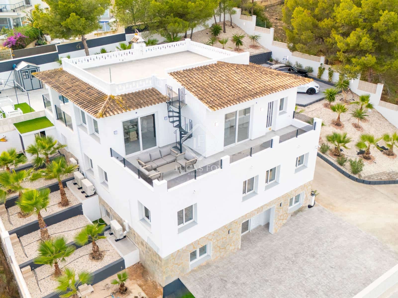 6 makuuhuone Huvila myytävänä paikassa La Nucia mukana uima-altaan 
autotalli - 1 350 000 € (Ref: 9441609)