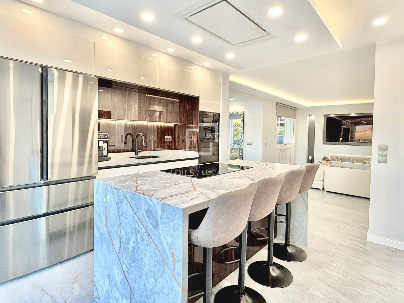 6 bedroom Villa for sale in La Nucia with pool garage - € 1,350,000 (Ref: 9441609)