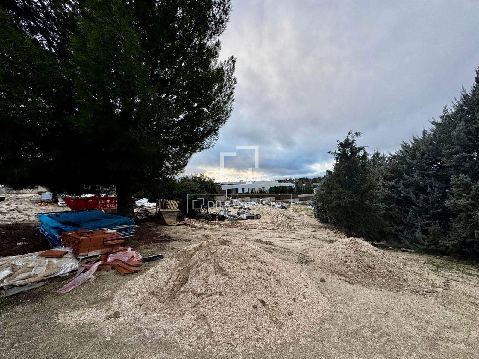 Bouwgrond te koop in Boadilla del Monte - € 1.350.000 (Ref: 9441998)