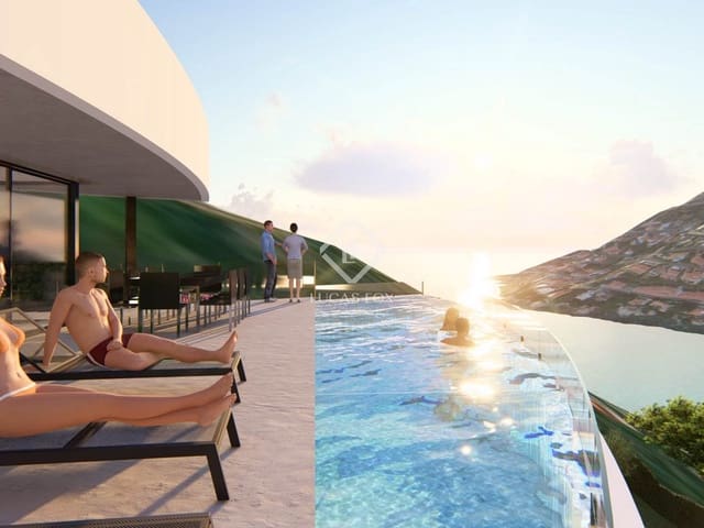 3 slaapkamer Villa te koop in Roses met zwembad garage - € 750.000 (Ref: 9442000)