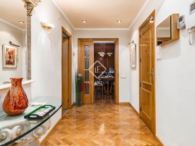 4 soveværelse Lejlighed til salg i Barcelona by med swimmingpool garage - € 920.000 (Ref: 9444488)