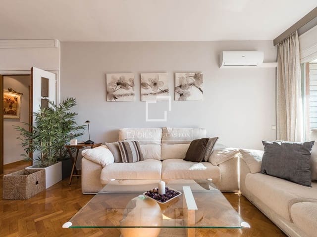 4 soverom Leilighet til salgs i Barcelona by med svømmebasseng garasje - € 920 000 (Ref: 9444488)