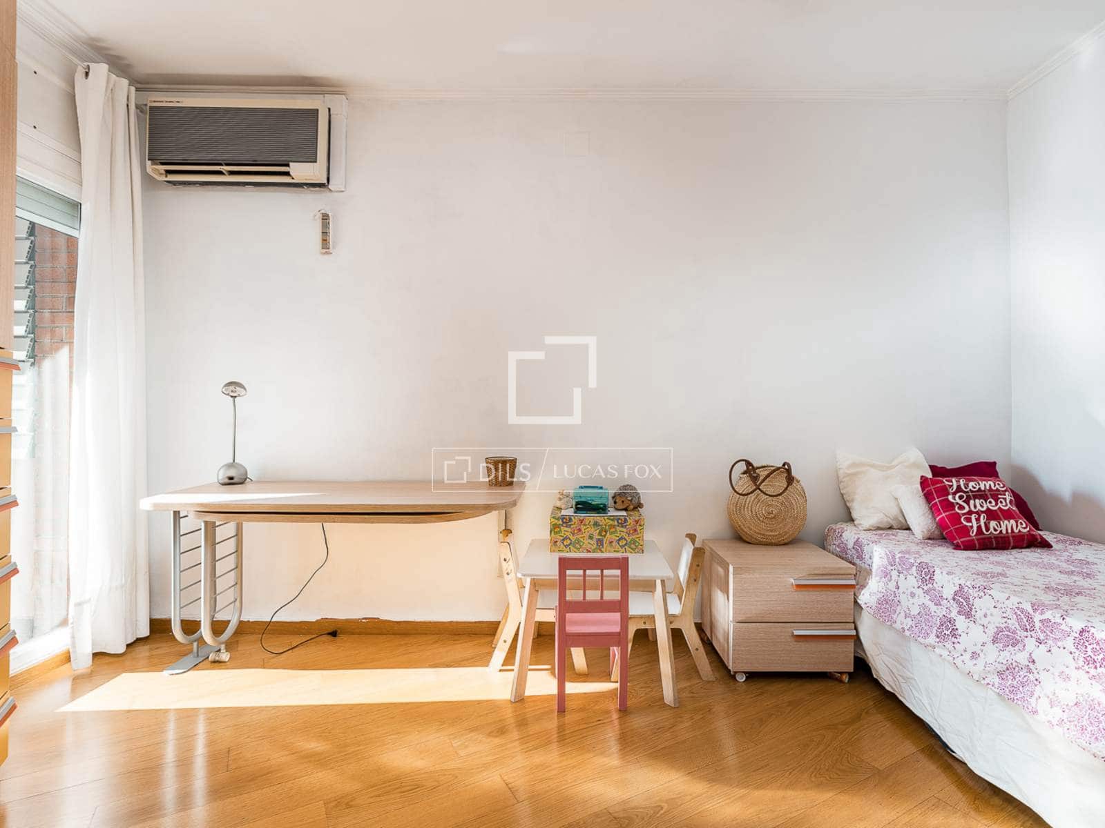 4 soveværelse Lejlighed til salg i Barcelona by med swimmingpool garage - € 920.000 (Ref: 9444488)