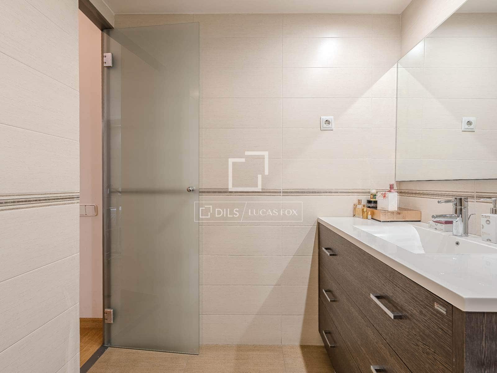 4 soveværelse Lejlighed til salg i Barcelona by med swimmingpool garage - € 920.000 (Ref: 9444488)