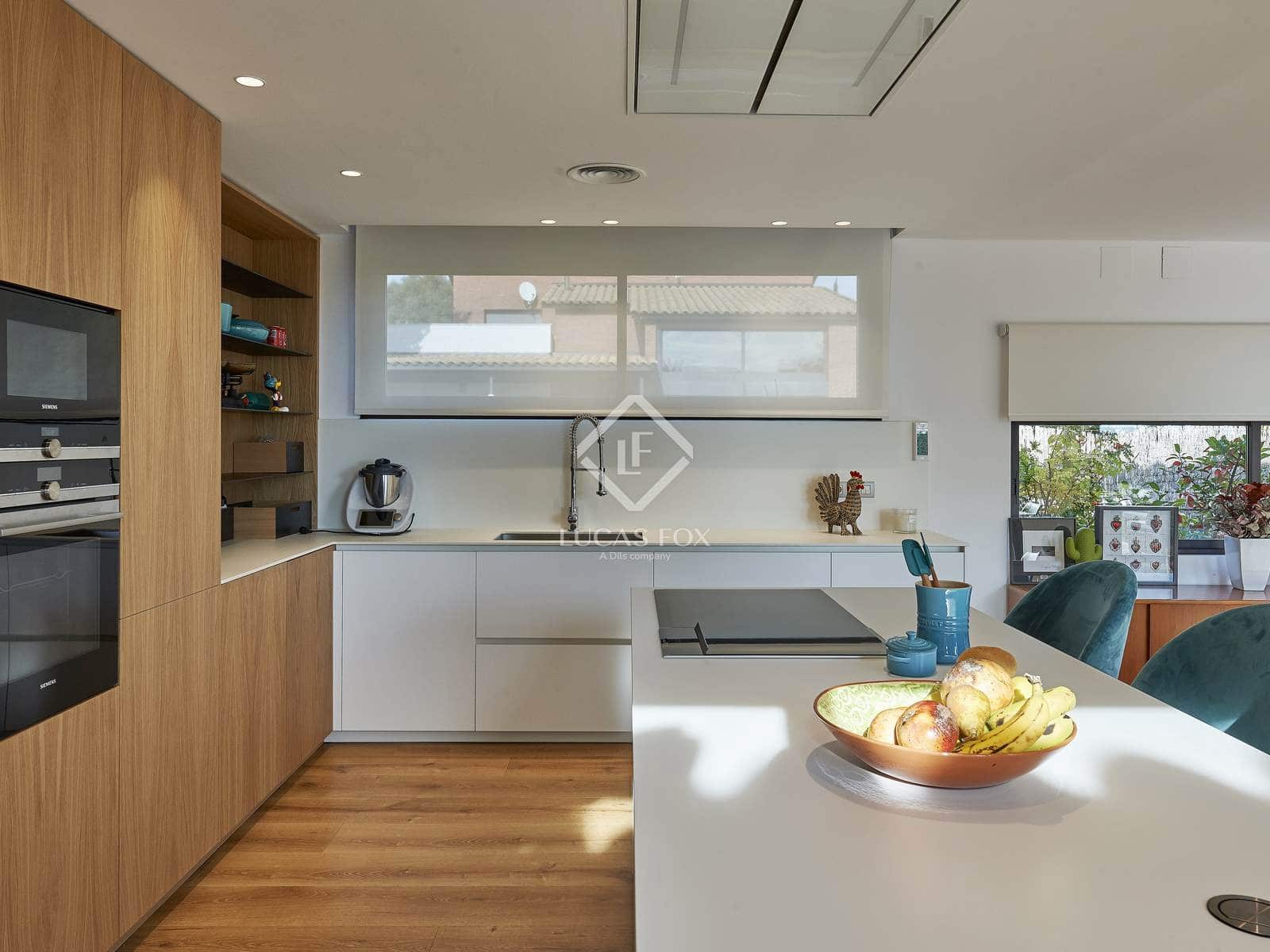 5 sovrum Villa till salu i Sant Vicenc de Montalt med pool garage - 1 395 000 € (Ref: 9444696)