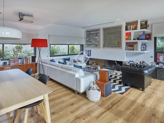 5 soveværelse Villa til salg i Sant Vicenç de Montalt med swimmingpool garage - € 1.395.000 (Ref: 9444696)