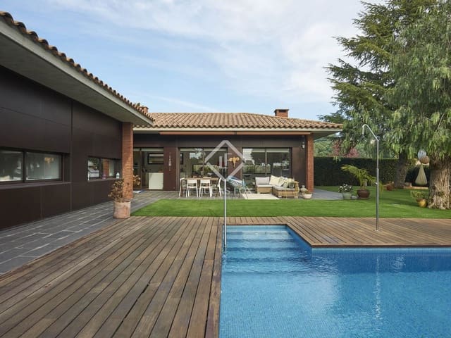5 soveværelse Villa til salg i Sant Vicenç de Montalt med swimmingpool garage - € 1.395.000 (Ref: 9444696)