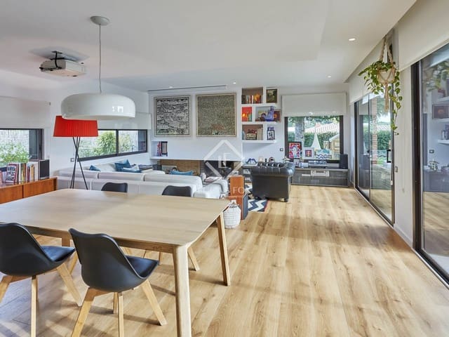 5 soveværelse Villa til salg i Sant Vicenç de Montalt med swimmingpool garage - € 1.395.000 (Ref: 9444696)