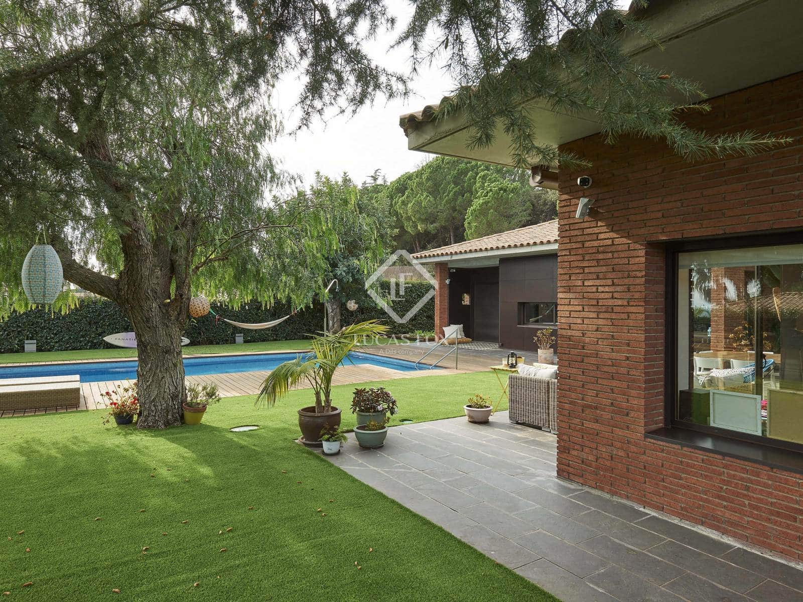 5 sovrum Villa till salu i Sant Vicenc de Montalt med pool garage - 1 395 000 € (Ref: 9444696)