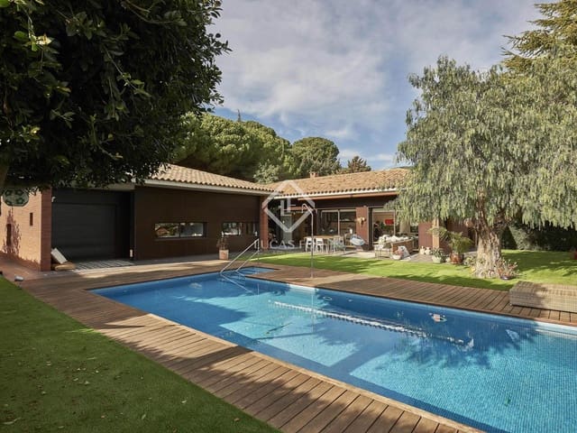 5 soveværelse Villa til salg i Sant Vicenç de Montalt med swimmingpool garage - € 1.395.000 (Ref: 9444696)