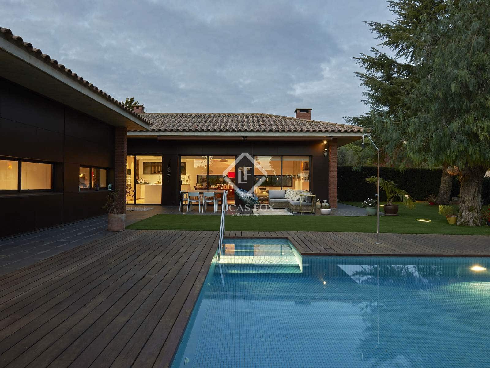 5 sovrum Villa till salu i Sant Vicenc de Montalt med pool garage - 1 395 000 € (Ref: 9444696)