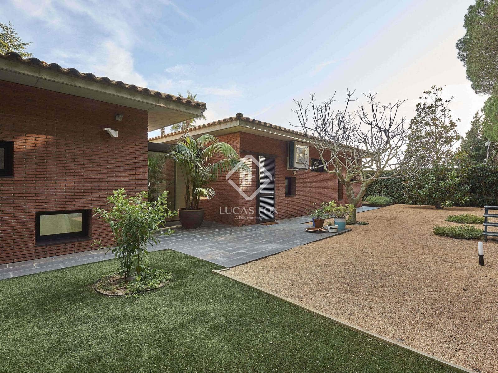 5 sovrum Villa till salu i Sant Vicenc de Montalt med pool garage - 1 395 000 € (Ref: 9444696)