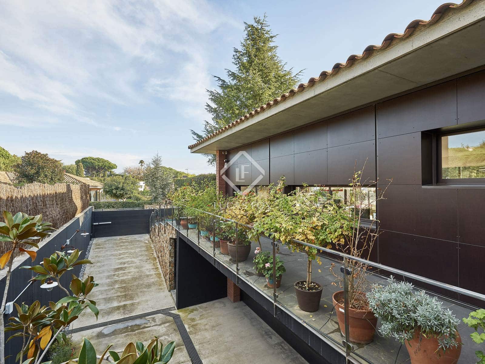 5 sovrum Villa till salu i Sant Vicenc de Montalt med pool garage - 1 395 000 € (Ref: 9444696)