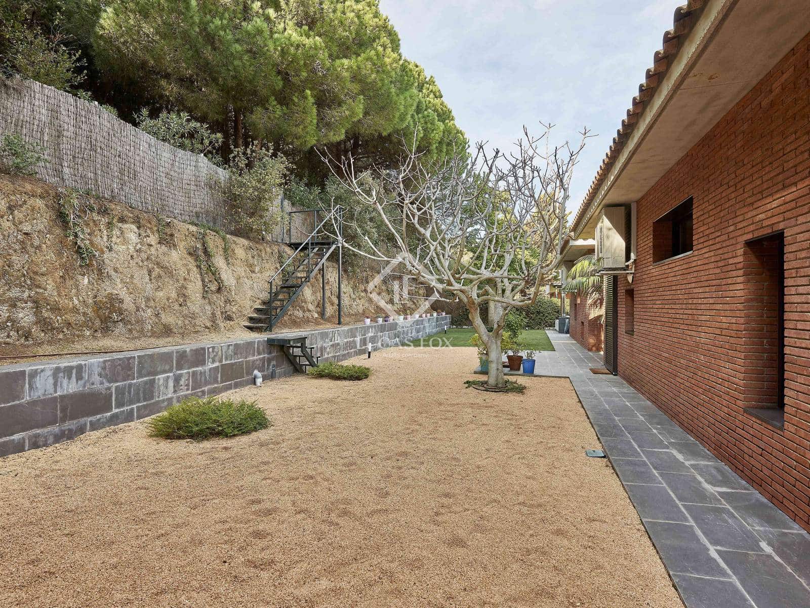 5 sovrum Villa till salu i Sant Vicenc de Montalt med pool garage - 1 395 000 € (Ref: 9444696)