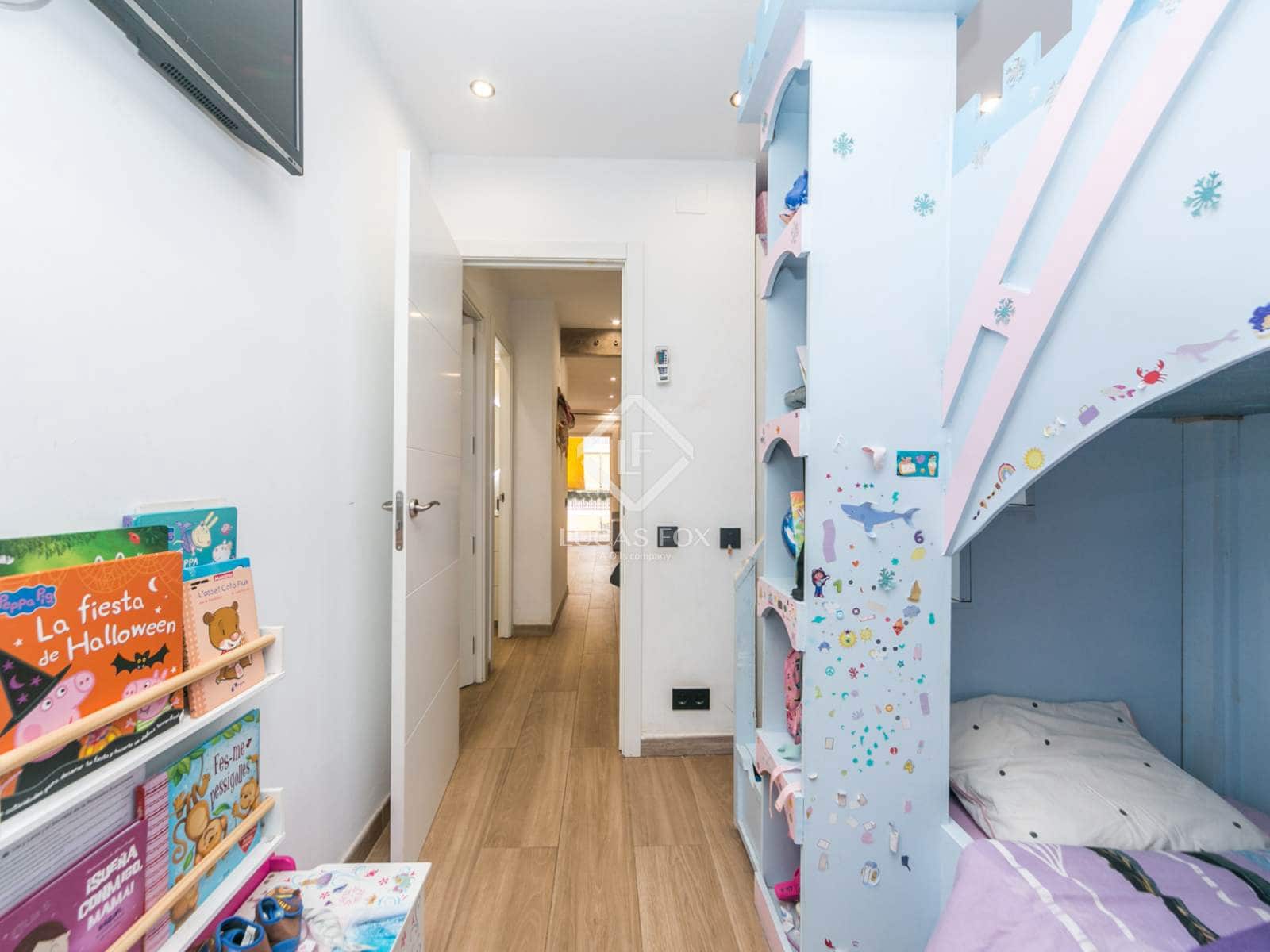 2 soverom Leilighet til salgs i Castelldefels med svømmebasseng garasje - € 469 000 (Ref: 9444967)