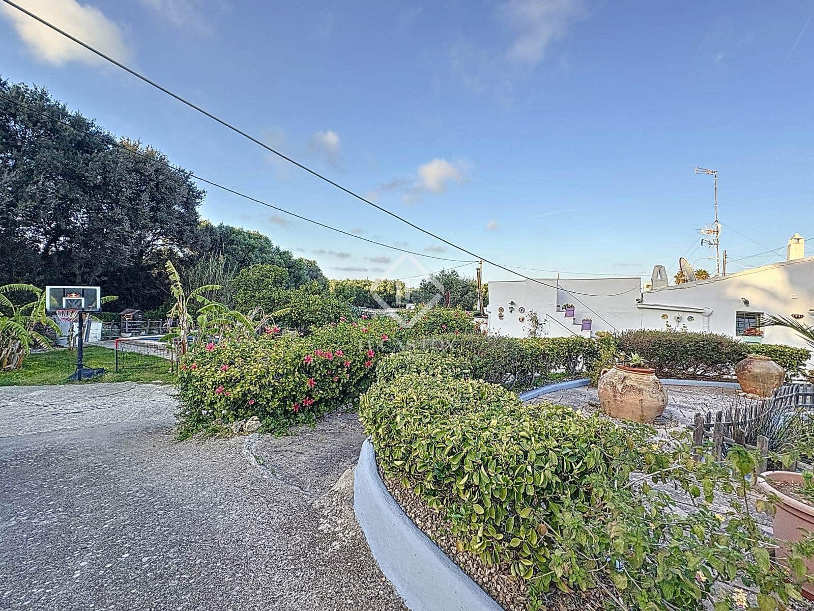 3 slaapkamer Finca/Landhuis te koop in Mahon / Mao met zwembad garage - € 975.000 (Ref: 9444968)