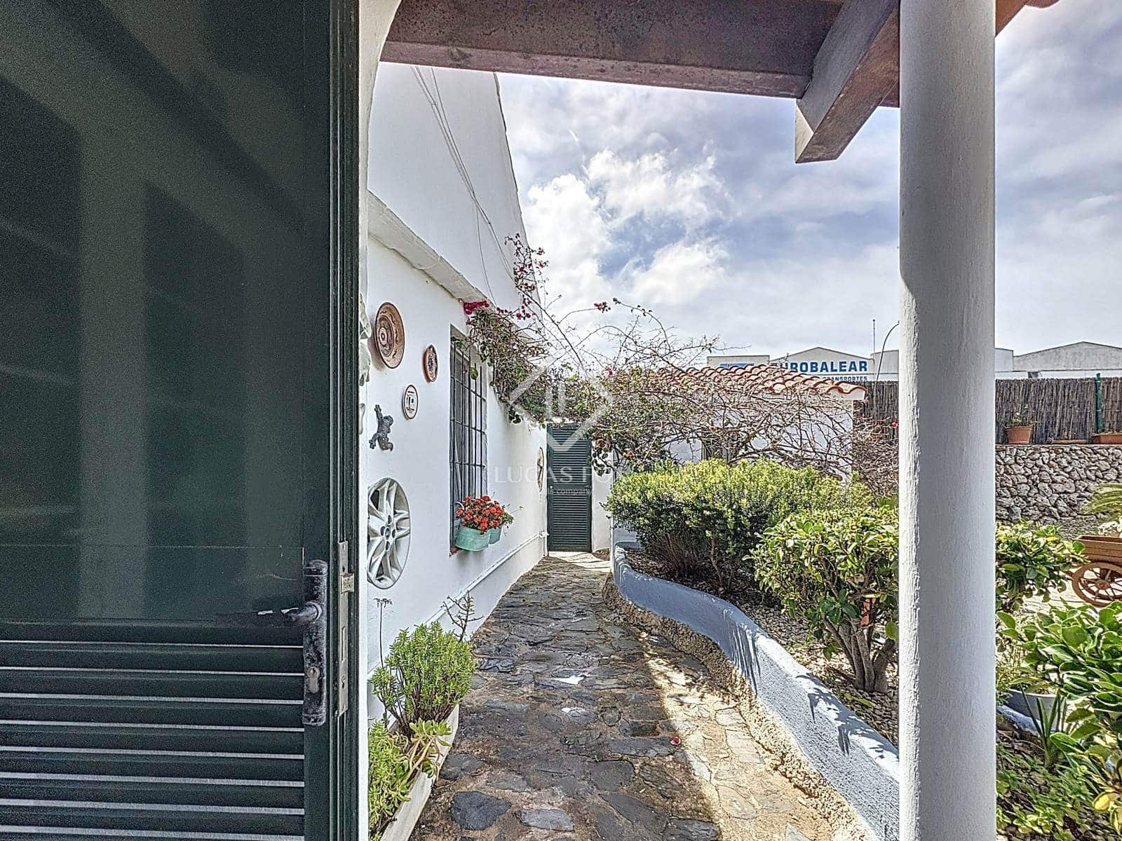 3 slaapkamer Finca/Landhuis te koop in Mahon / Mao met zwembad garage - € 975.000 (Ref: 9444968)