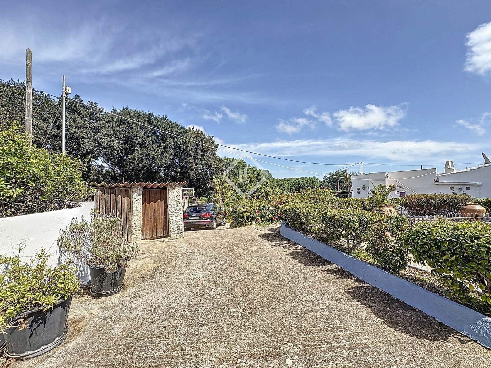 3 slaapkamer Finca/Landhuis te koop in Mahon / Mao met zwembad garage - € 975.000 (Ref: 9444968)