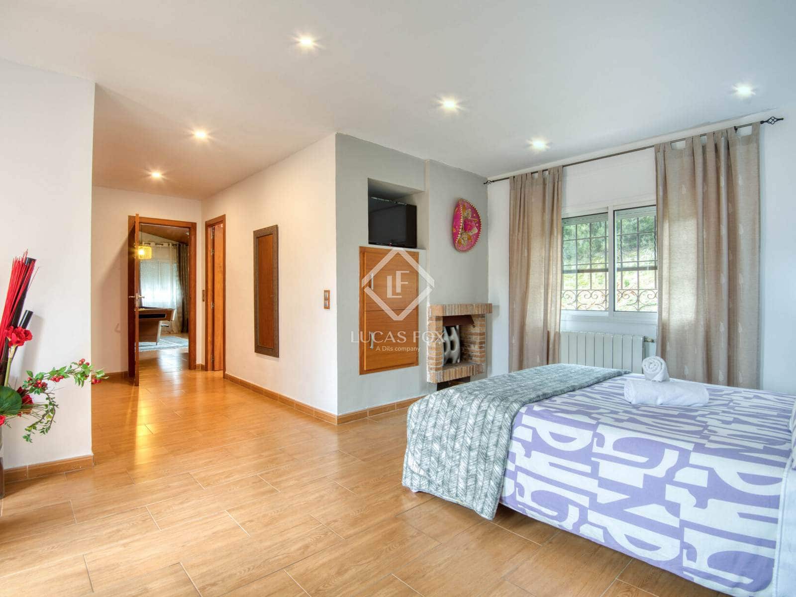 4 sypialnia Willa na sprzedaż w Santa Cristina d'Aro z basenem garażem - 799 000 € (Ref: 9444969)