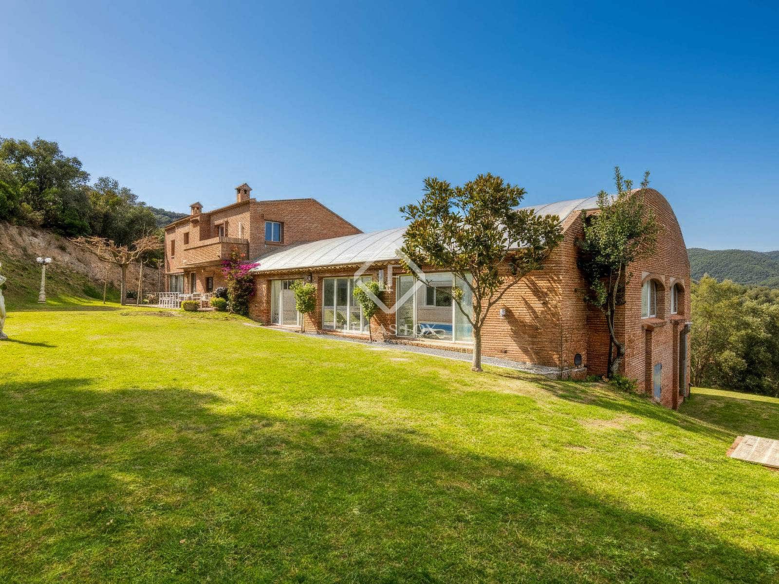 4 sypialnia Willa na sprzedaż w Santa Cristina d'Aro z basenem garażem - 799 000 € (Ref: 9444969)