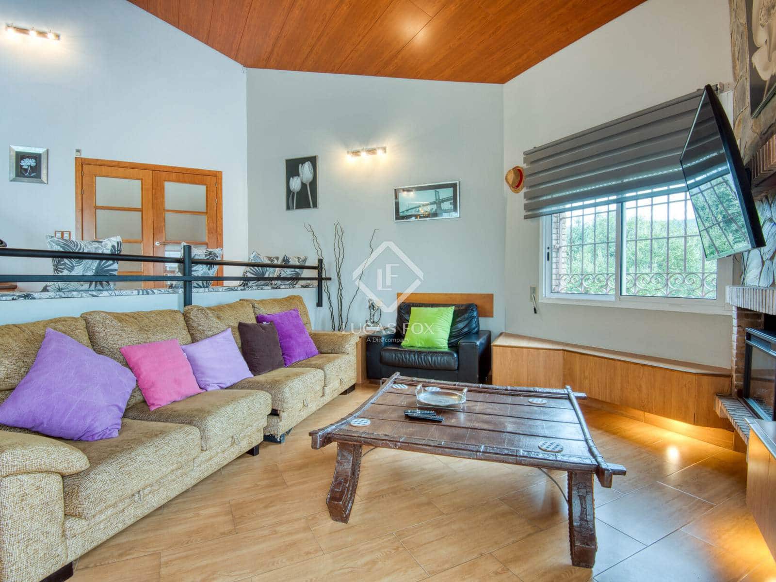 4 sypialnia Willa na sprzedaż w Santa Cristina d'Aro z basenem garażem - 799 000 € (Ref: 9444969)