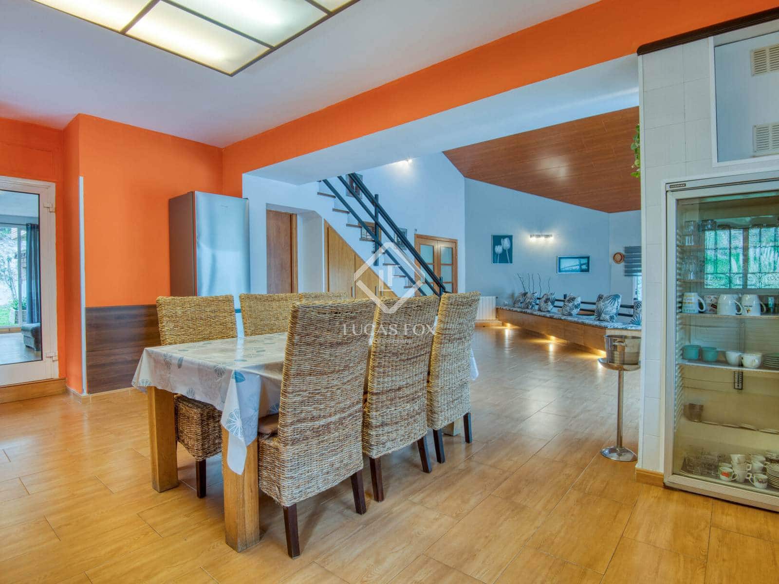 4 sypialnia Willa na sprzedaż w Santa Cristina d'Aro z basenem garażem - 799 000 € (Ref: 9444969)