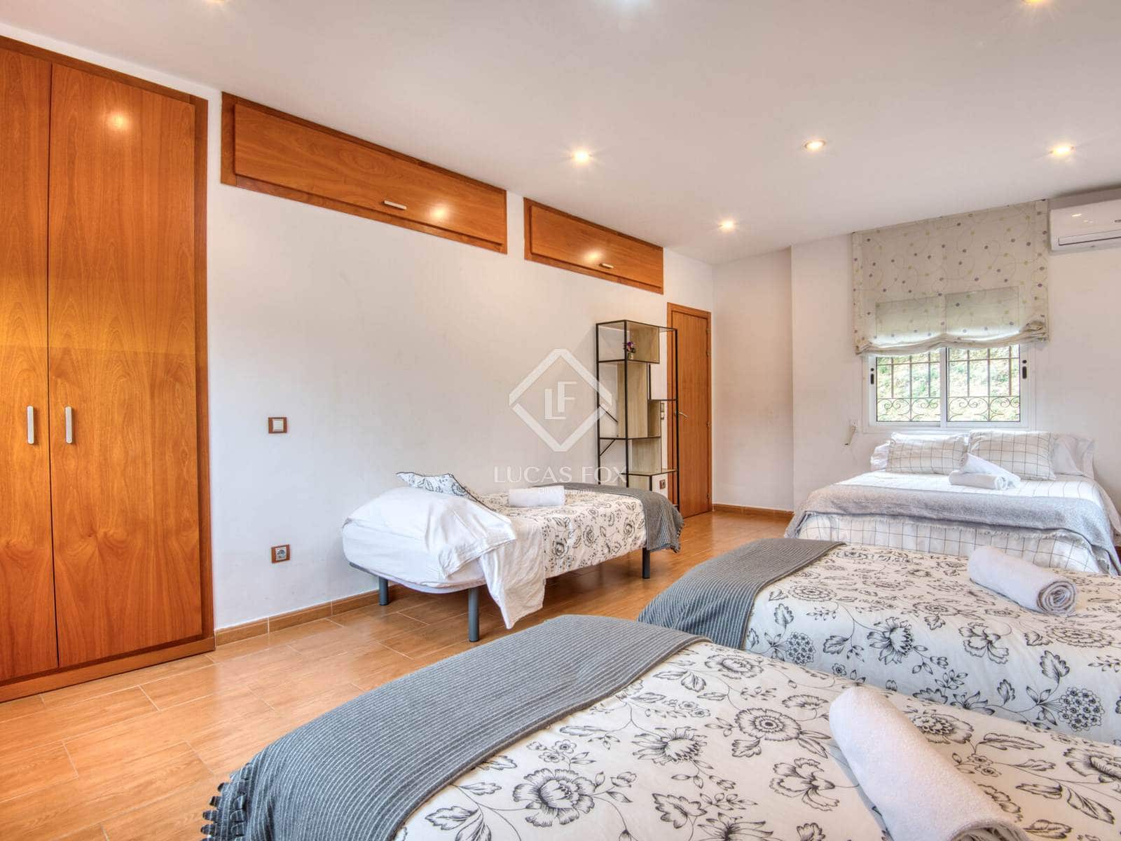 4 sypialnia Willa na sprzedaż w Santa Cristina d'Aro z basenem garażem - 799 000 € (Ref: 9444969)