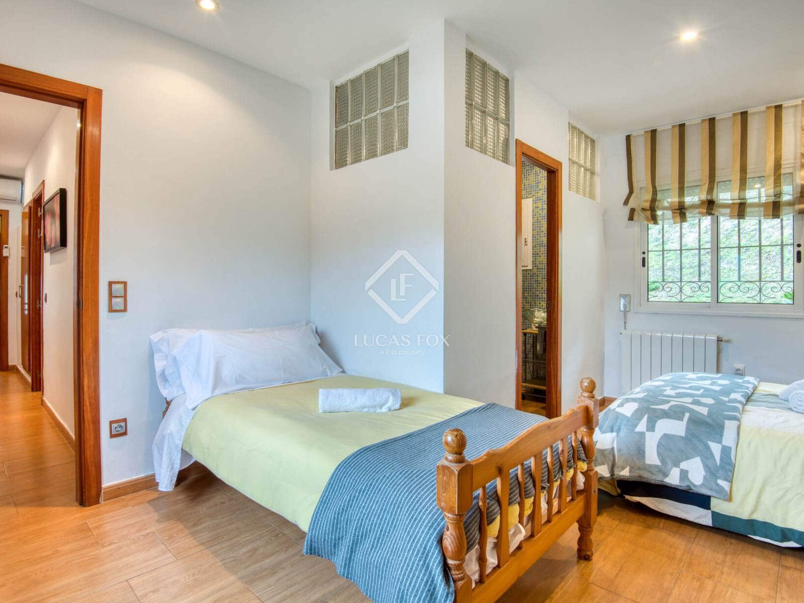 4 sypialnia Willa na sprzedaż w Santa Cristina d'Aro z basenem garażem - 799 000 € (Ref: 9444969)