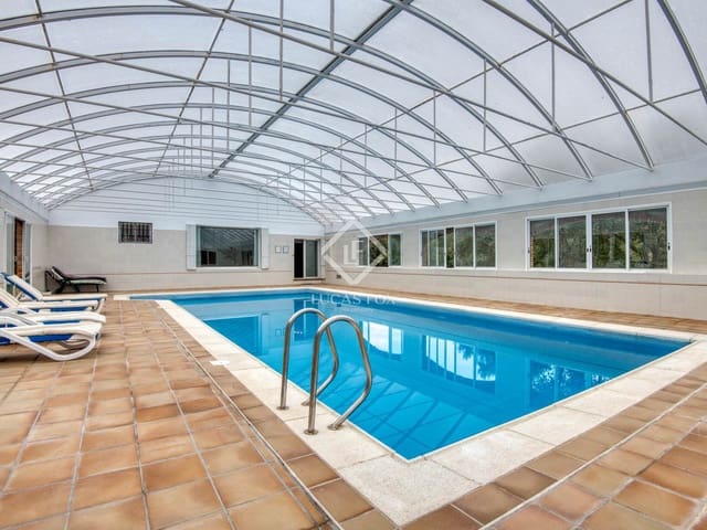 4 sypialnia Willa na sprzedaż w Santa Cristina d'Aro z basenem garażem - 799 000 € (Ref: 9444969)