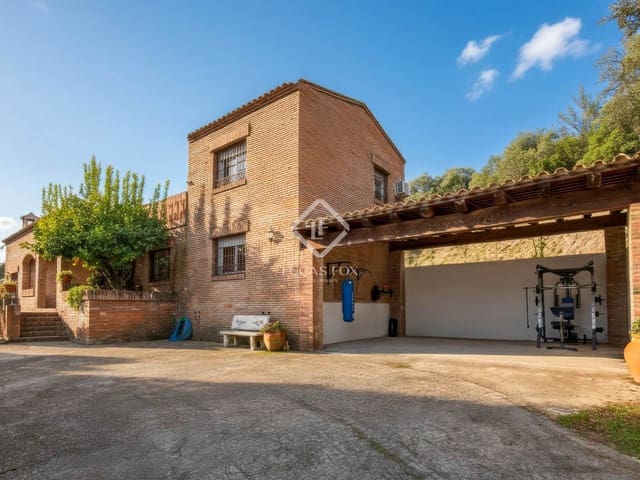 4 sypialnia Willa na sprzedaż w Santa Cristina d'Aro z basenem garażem - 799 000 € (Ref: 9444969)