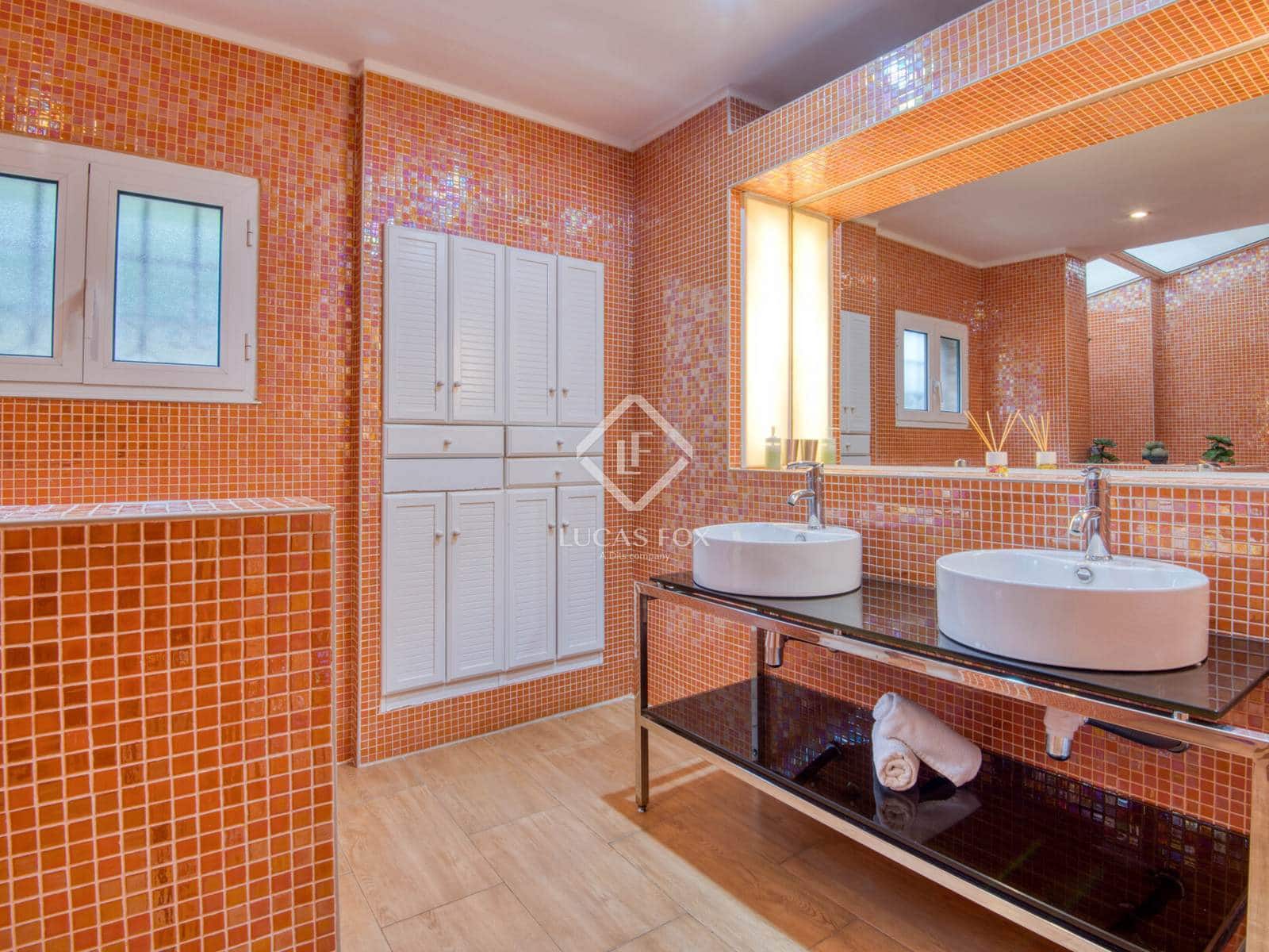 4 sypialnia Willa na sprzedaż w Santa Cristina d'Aro z basenem garażem - 799 000 € (Ref: 9444969)