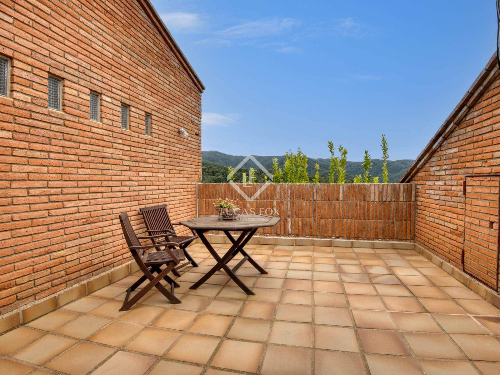 4 sypialnia Willa na sprzedaż w Santa Cristina d'Aro z basenem garażem - 799 000 € (Ref: 9444969)