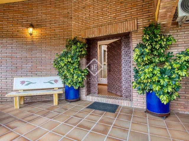 4 sypialnia Willa na sprzedaż w Santa Cristina d'Aro z basenem garażem - 799 000 € (Ref: 9444969)