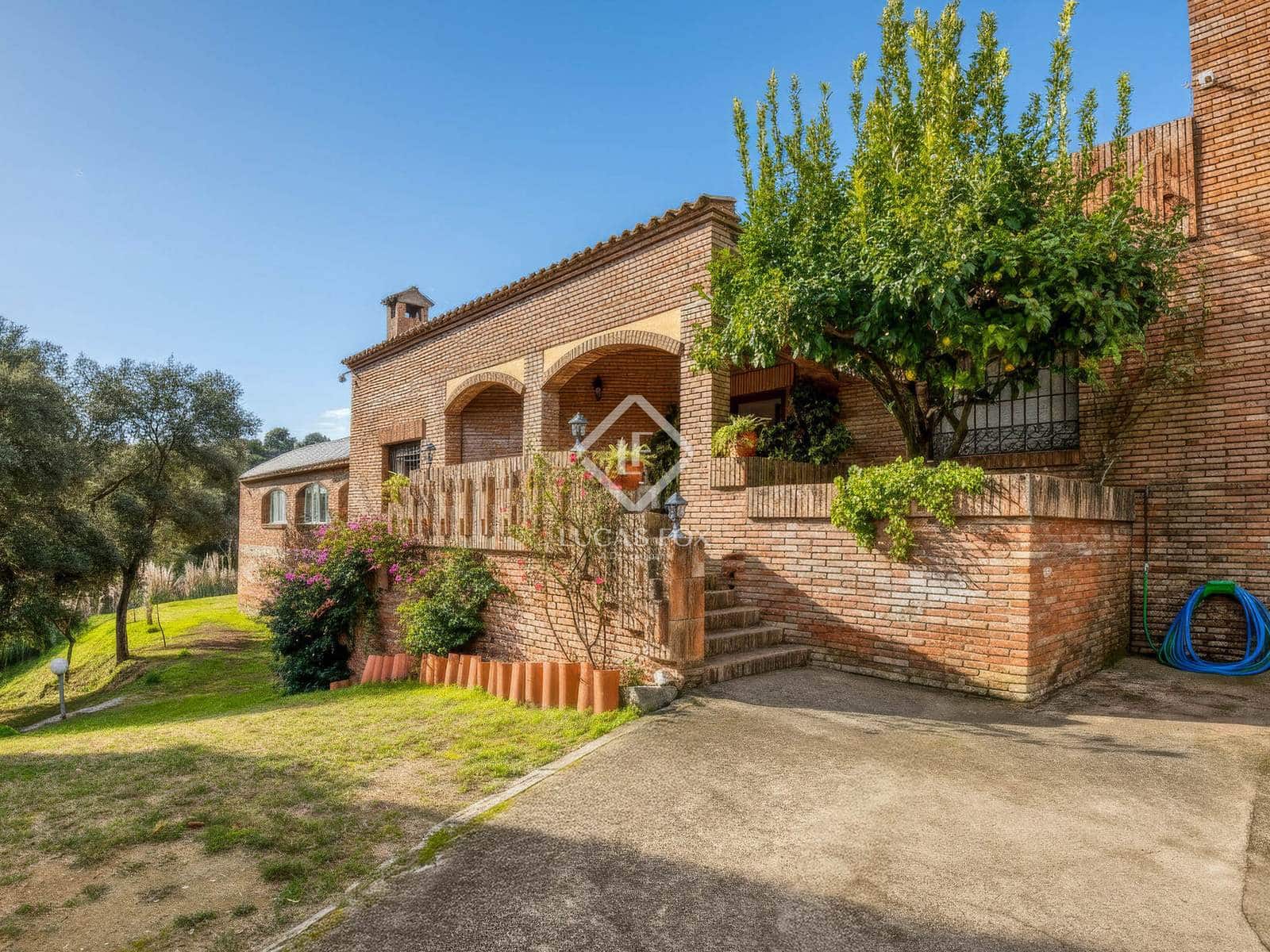 4 sypialnia Willa na sprzedaż w Santa Cristina d'Aro z basenem garażem - 799 000 € (Ref: 9444969)