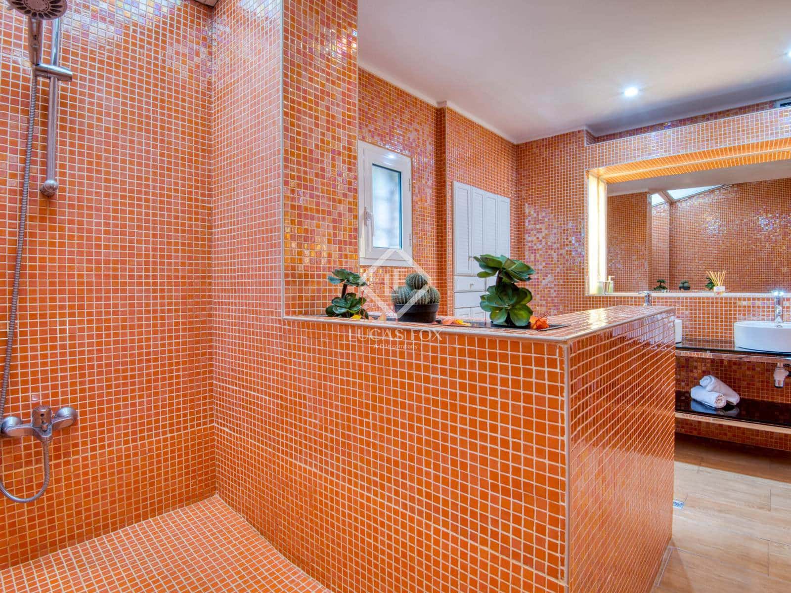 4 sypialnia Willa na sprzedaż w Santa Cristina d'Aro z basenem garażem - 799 000 € (Ref: 9444969)