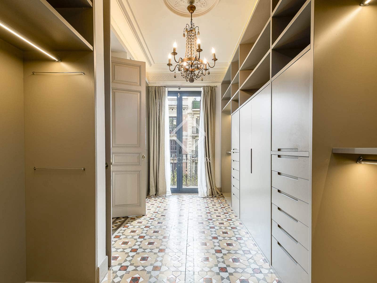 3 slaapkamer Appartement te koop in Barcelona stad - € 2.100.000 (Ref: 9446887)