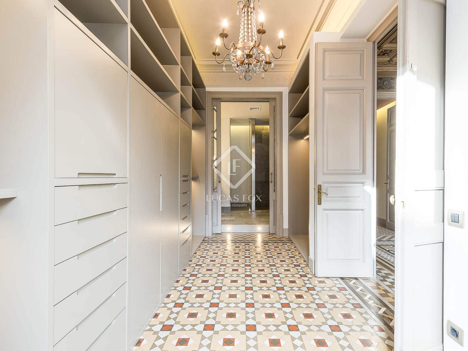 3 slaapkamer Appartement te koop in Barcelona stad - € 2.100.000 (Ref: 9446887)