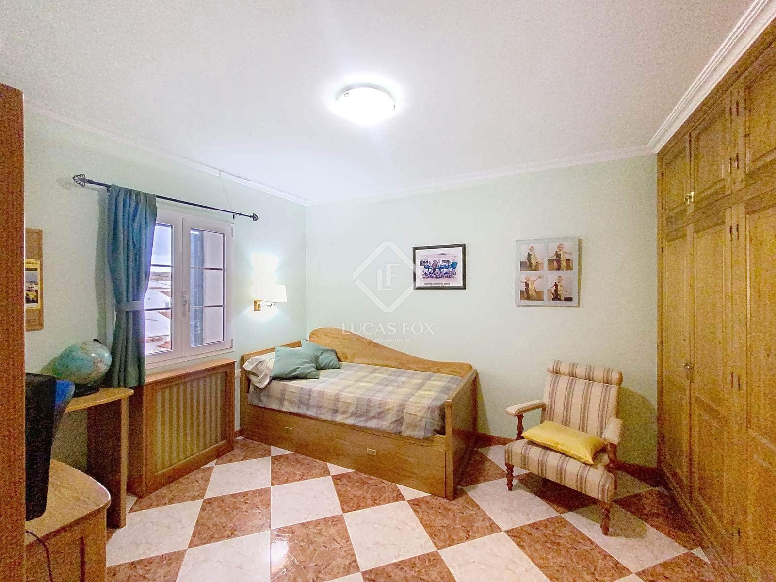 4 slaapkamer Villa te koop in Es Castell - € 570.000 (Ref: 9447009)