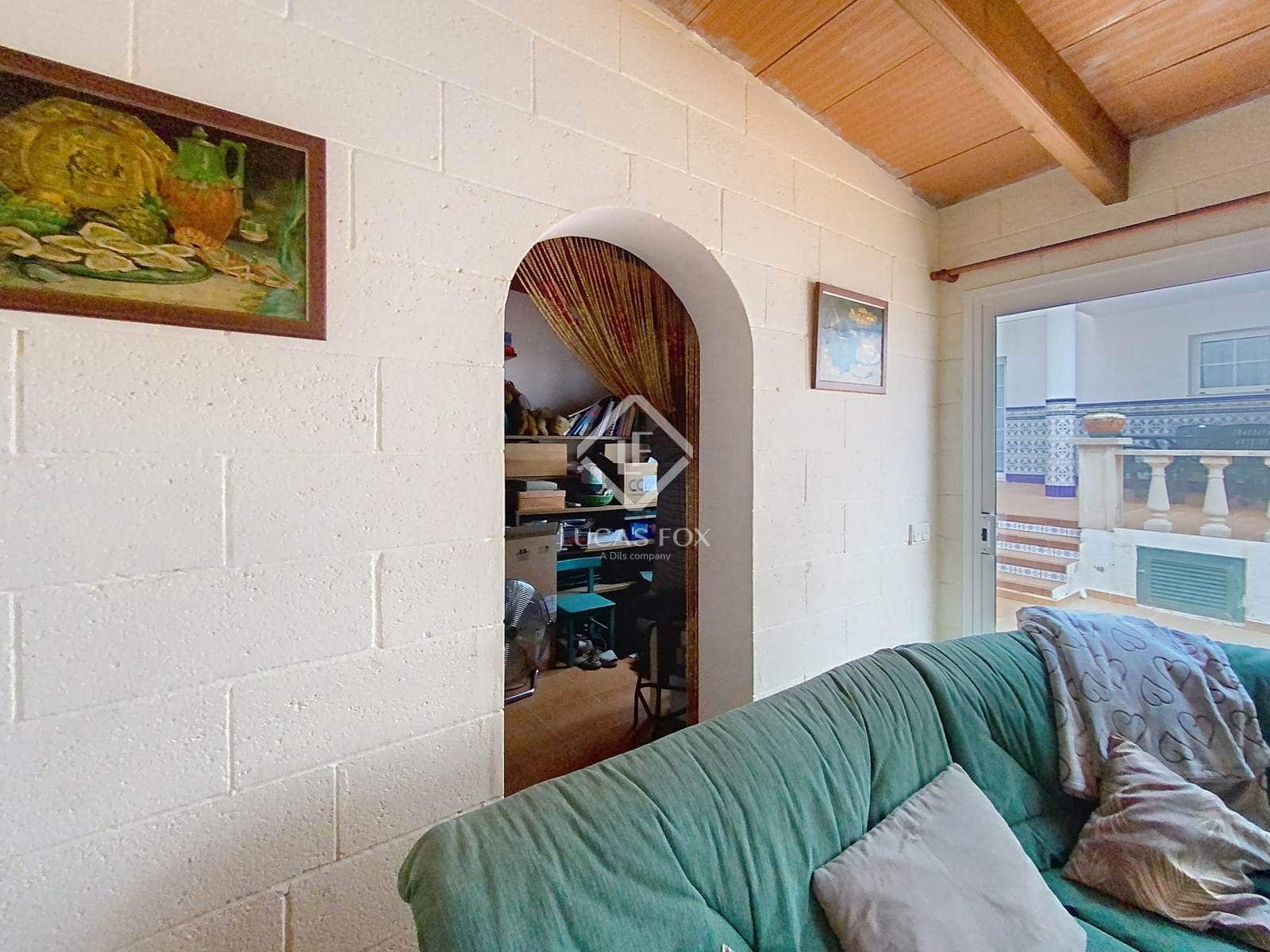 4 slaapkamer Villa te koop in Es Castell - € 570.000 (Ref: 9447009)