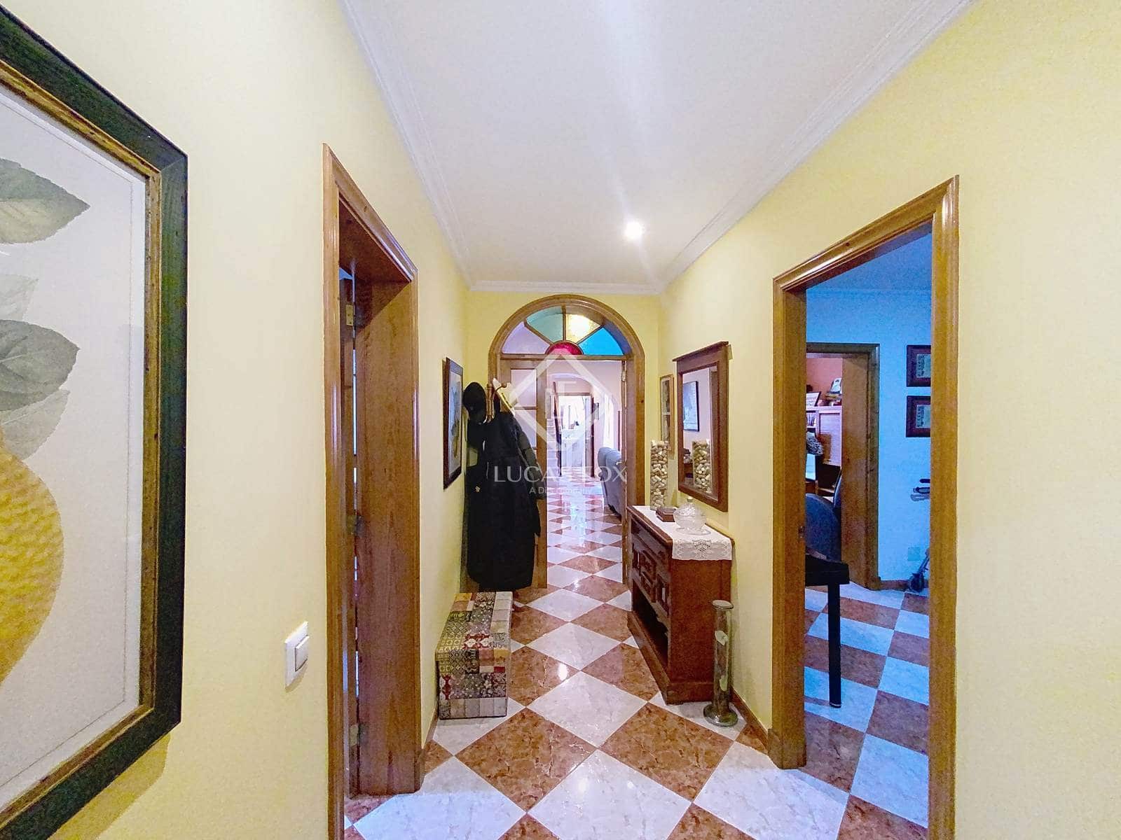 4 slaapkamer Villa te koop in Es Castell - € 570.000 (Ref: 9447009)
