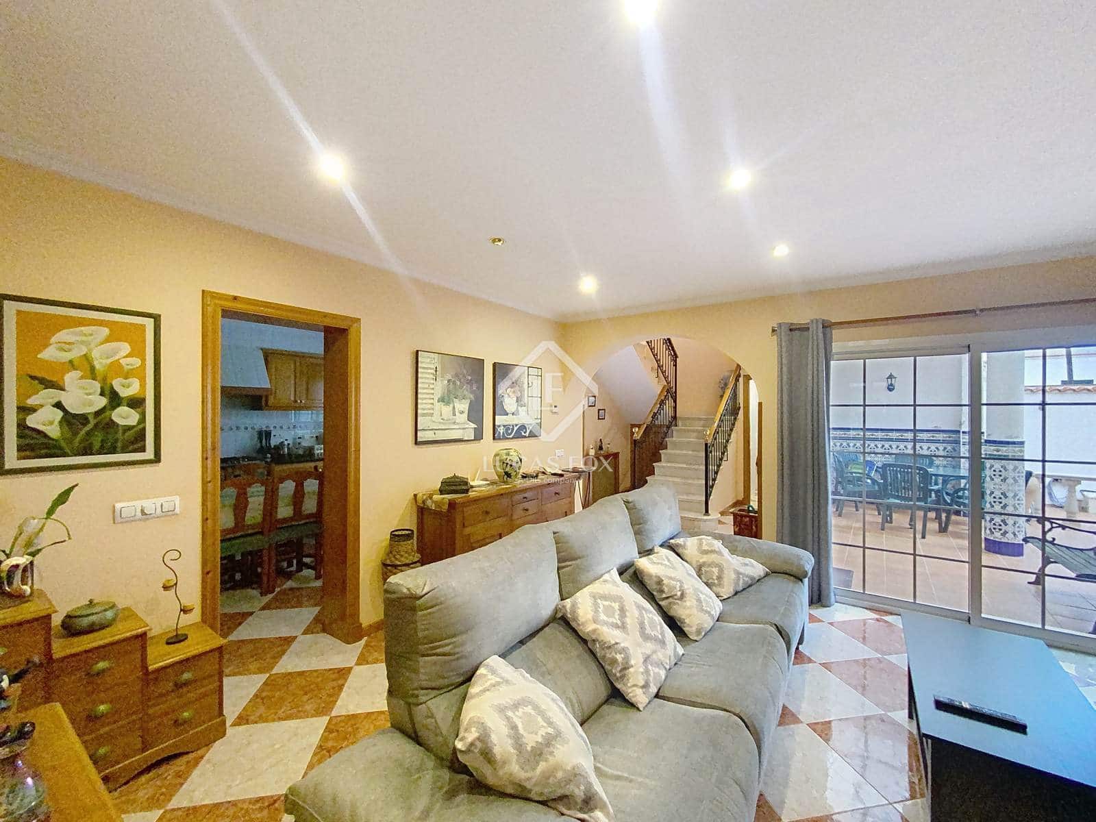 4 slaapkamer Villa te koop in Es Castell - € 570.000 (Ref: 9447009)