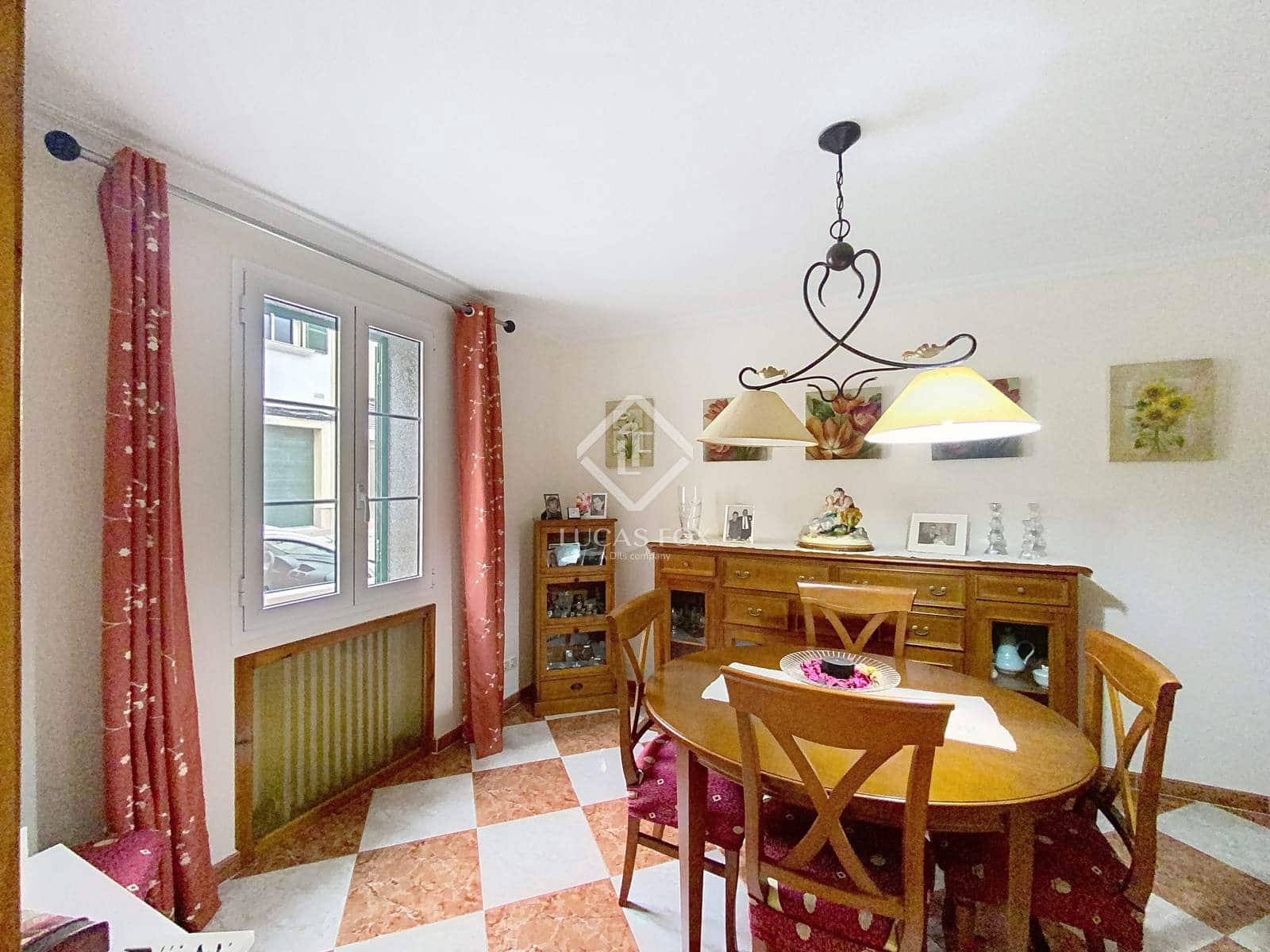 4 slaapkamer Villa te koop in Es Castell - € 570.000 (Ref: 9447009)