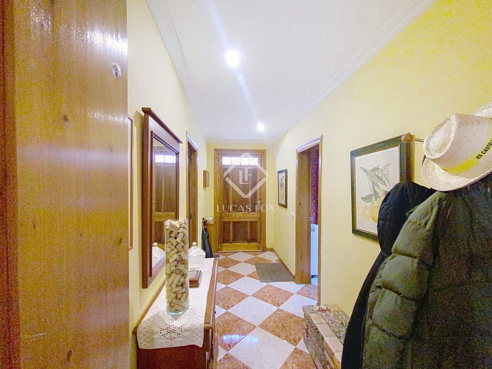 4 slaapkamer Villa te koop in Es Castell - € 570.000 (Ref: 9447009)