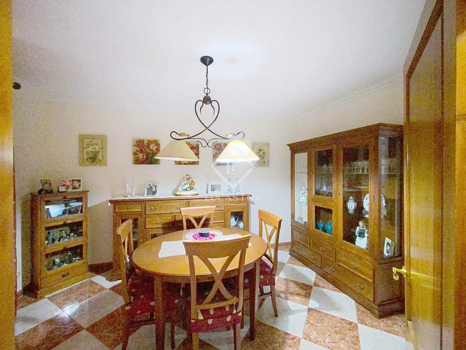 4 slaapkamer Villa te koop in Es Castell - € 570.000 (Ref: 9447009)