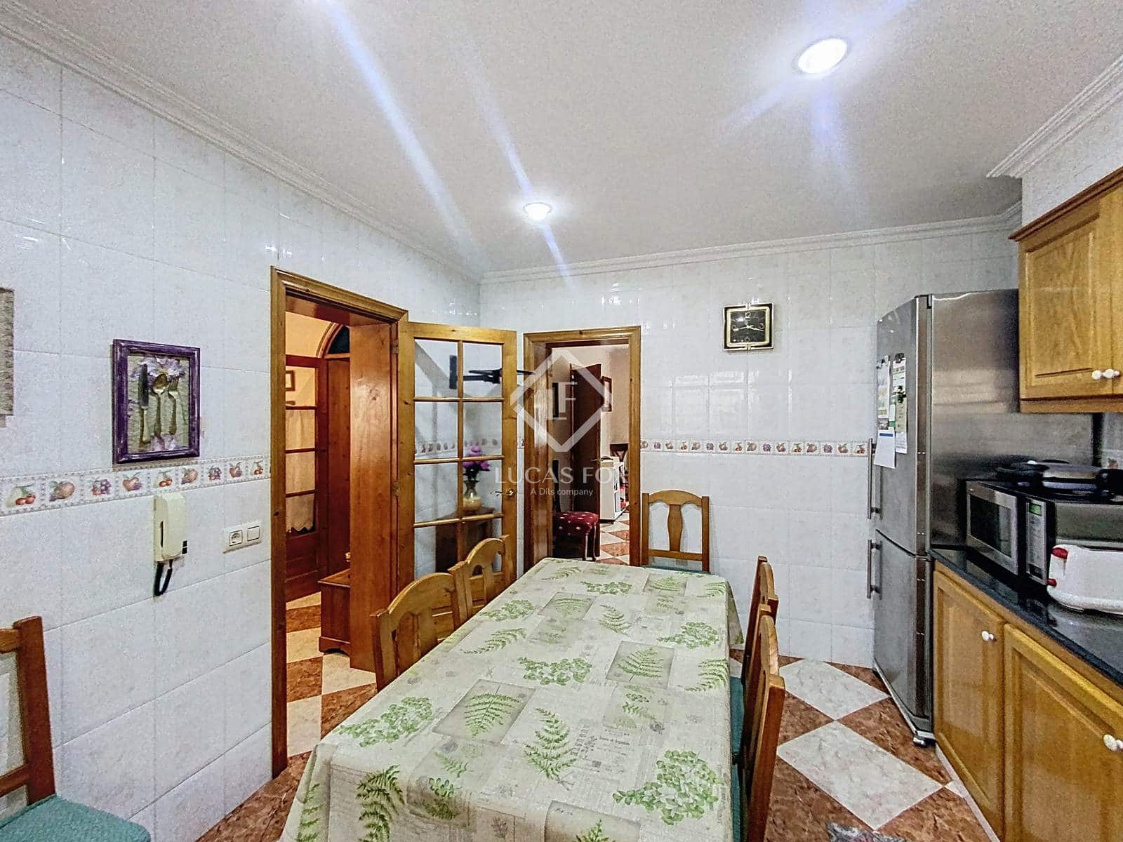 4 slaapkamer Villa te koop in Es Castell - € 570.000 (Ref: 9447009)