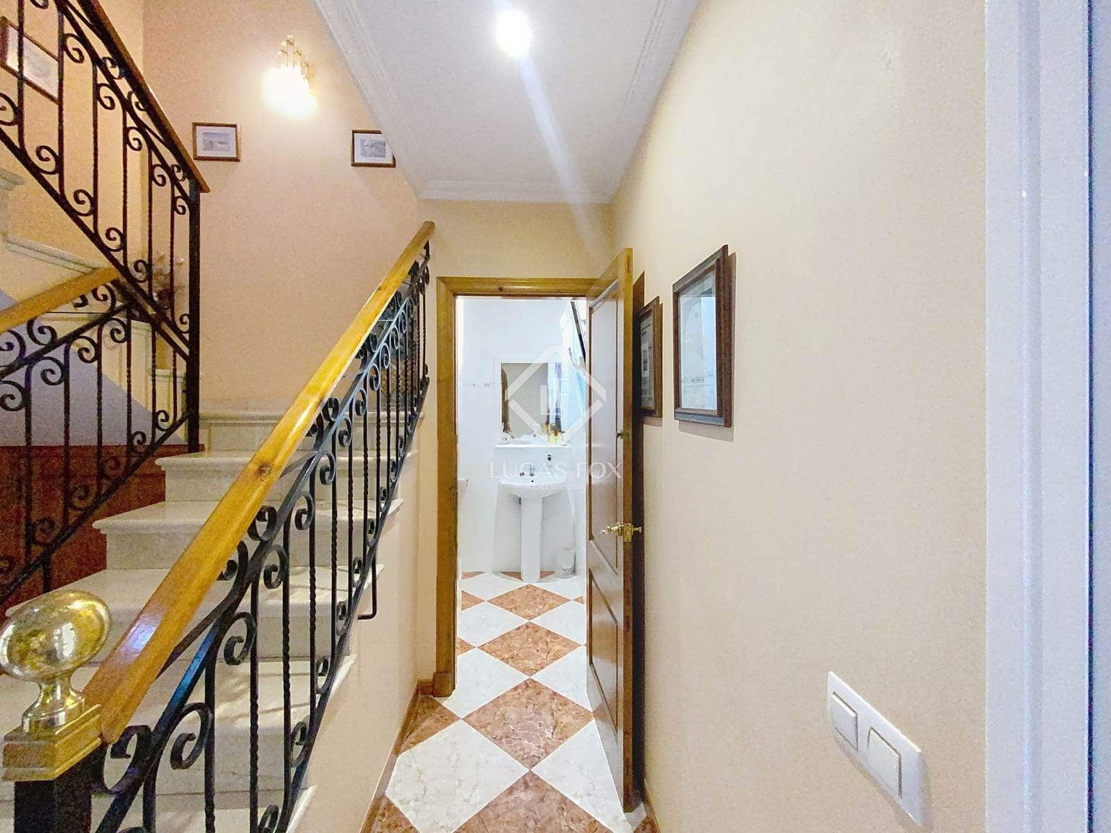 4 slaapkamer Villa te koop in Es Castell - € 570.000 (Ref: 9447009)