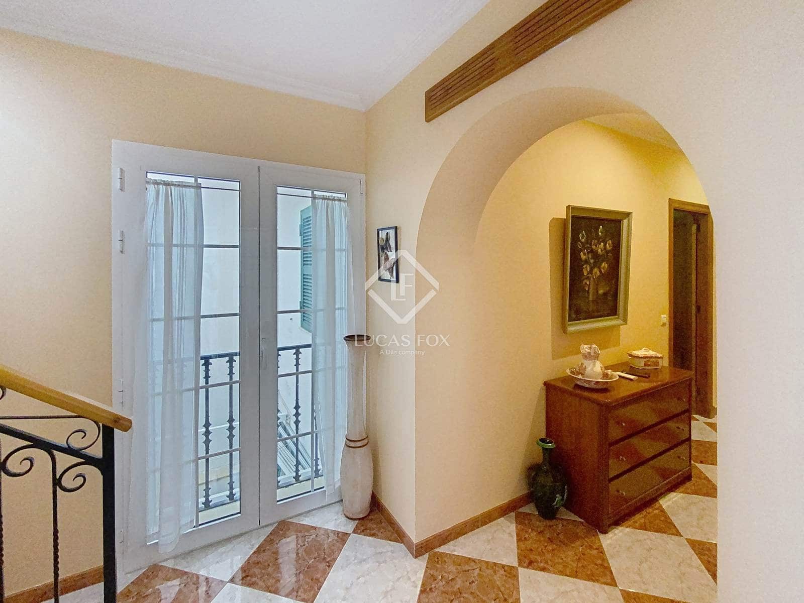 4 slaapkamer Villa te koop in Es Castell - € 570.000 (Ref: 9447009)