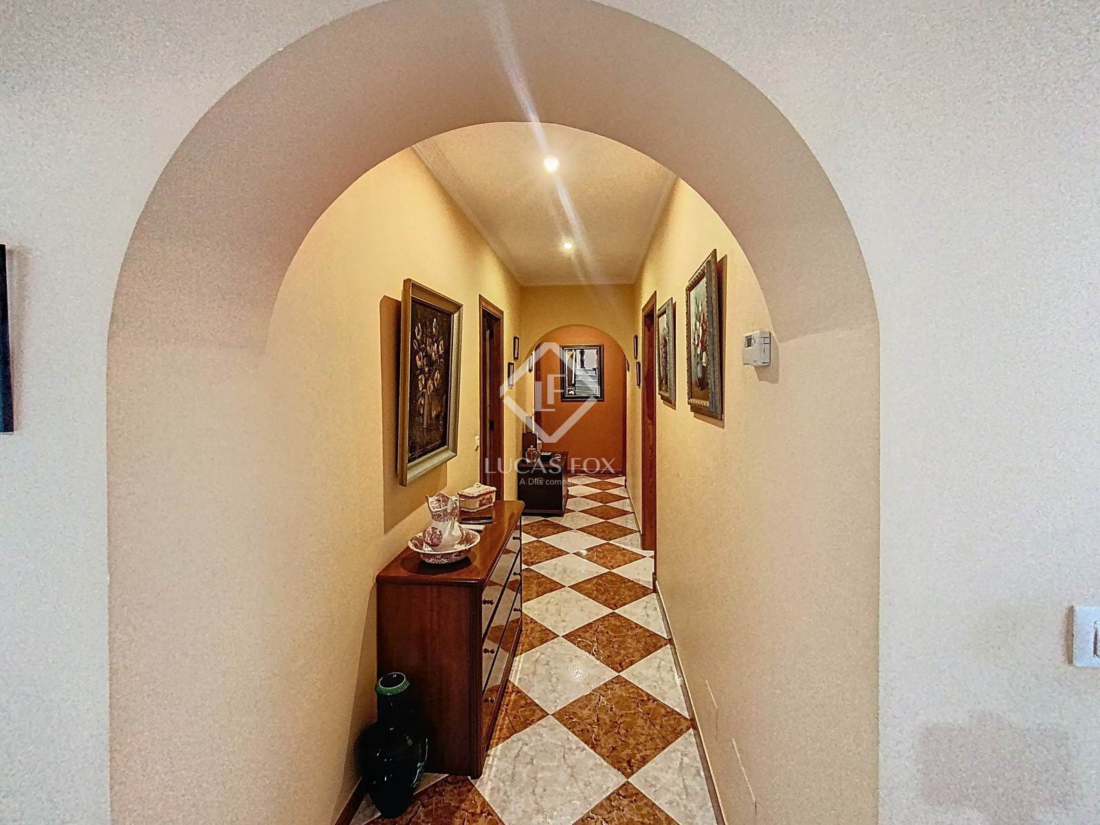 4 slaapkamer Villa te koop in Es Castell - € 570.000 (Ref: 9447009)