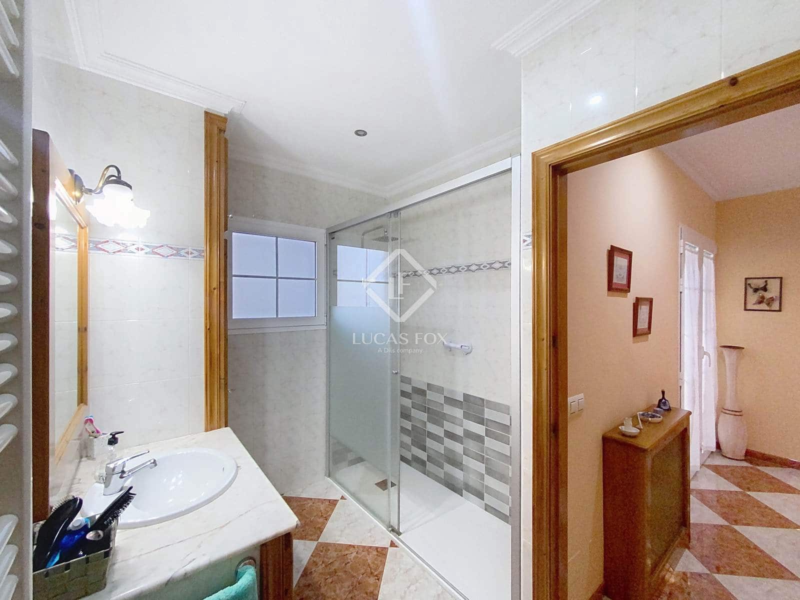 4 slaapkamer Villa te koop in Es Castell - € 570.000 (Ref: 9447009)