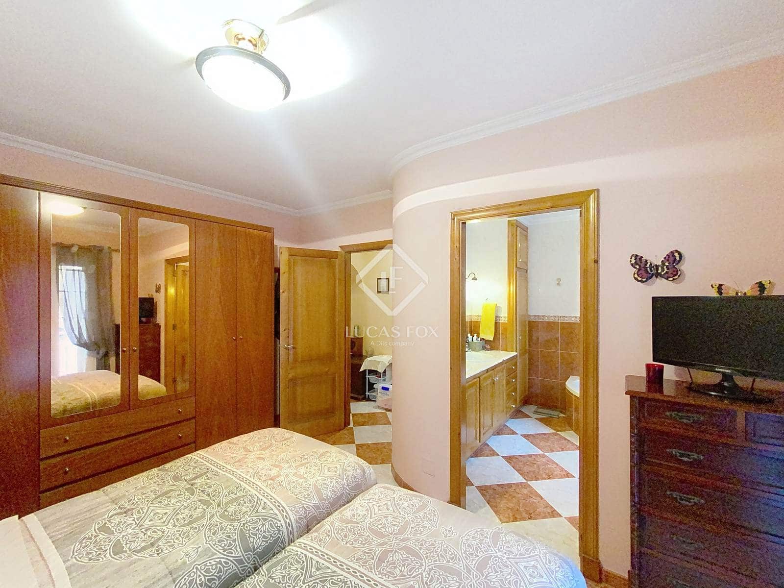 4 slaapkamer Villa te koop in Es Castell - € 570.000 (Ref: 9447009)